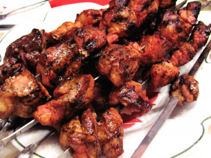 Картинка еда шашлык +барбекю мясо поджаристое шампуры