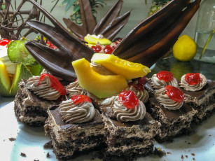 Картинка еда пирожные +кексы +печенье