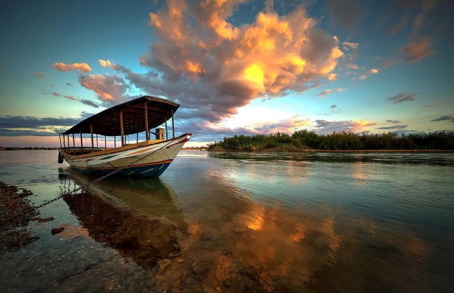 Обои картинки фото корабли, баркасы ,  буксиры, лодка, закат, река