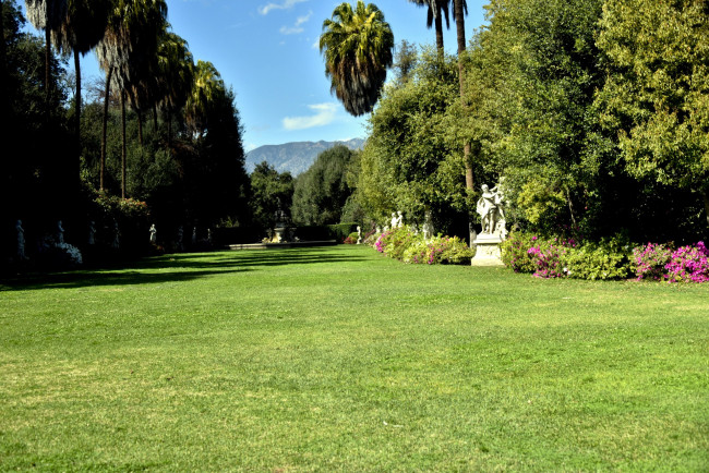 Обои картинки фото природа, парк, лужайка, скульптуры