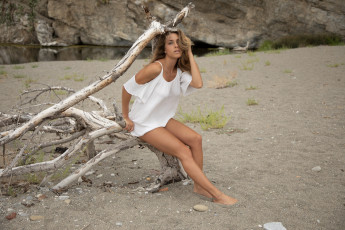 обоя девушка - girl, девушки, - брюнетки,  шатенки, девушка, брюнетка, сексуальная, милая, модель, красивая, супер, сладкая, лапочка, симпатичная, классная, нежная, идеальная, няша, яркая, игривая, великолепная, обаятельная, жгучая, спокойная, удивительная