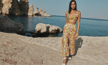 Картинка irina+shayk+-+zimmermann+resort+swim+2021 девушки irina+shayk ирина шейк модель актриса zimmermann resort swim