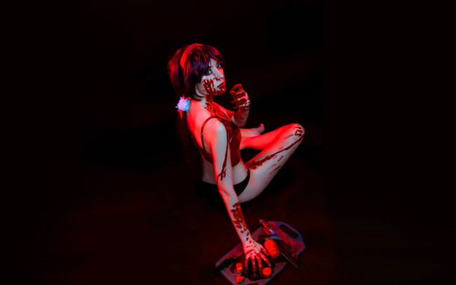 Обои картинки фото девушки, momo, образ, косплей, кровь, белье, нож, морковь