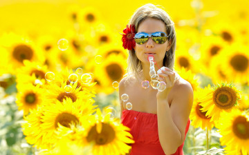 Картинка -Unsort+Брюнетки+Шатенки девушки unsort брюнетки шатенки подсолнухи очки мыльные+пузыри