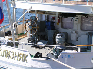 Картинка корабли теплоходы штурвал оборудование корма