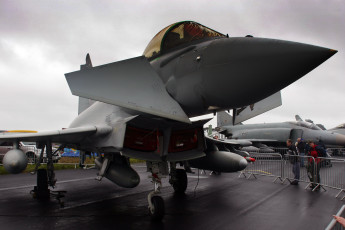 Картинка авиация боевые самолёты стоянка истребитель