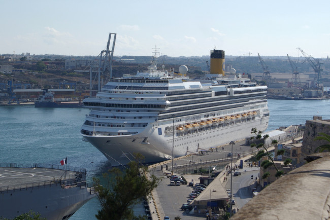 Обои картинки фото корабли, порты, причалы, costa, concordia, лайнер