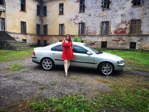 Картинка автомобили -авто+с+девушками volvo s60