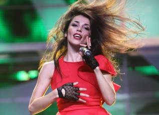 Картинка музыка сати+казанова певица микрофон перчатки