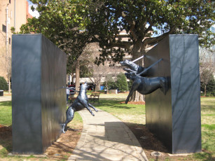 Картинка города памятники скульптуры арт объекты