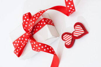 Картинка праздничные день св валентина сердечки любовь коробка лента