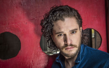 Картинка мужчины kit+harington бородка локоны