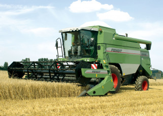 Картинка техника комбайны fendt