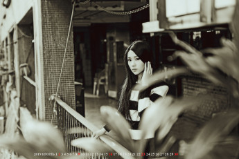 Картинка календари компьютерный+дизайн здание взгляд девушка азиатка