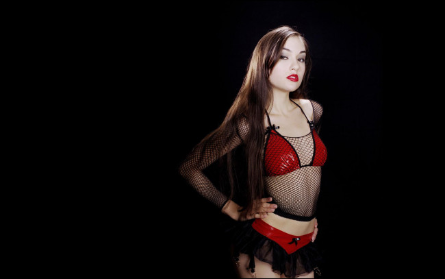 Обои картинки фото девушки, sasha grey , marina ann hantzis, купальник, юбка, сетка, топ, шатенка