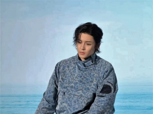 Картинка мужчины hou+ming+hao актер куртка море