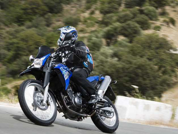 Обои картинки фото мотоциклы, yamaha