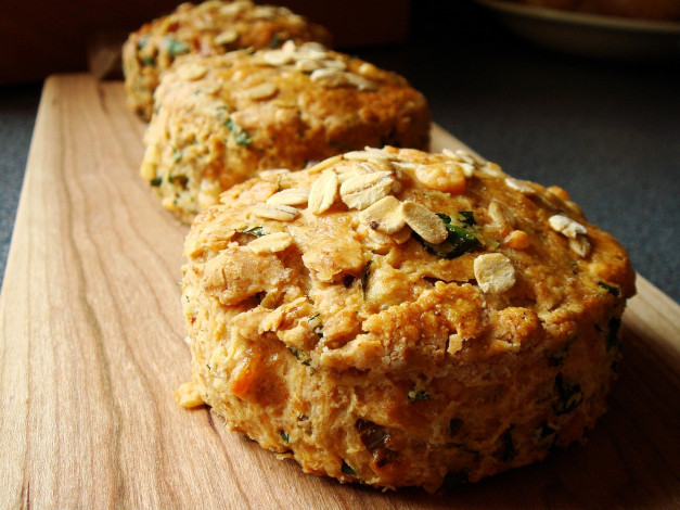 Обои картинки фото еда, пирожные, кексы, печенье, орехи, цукаты