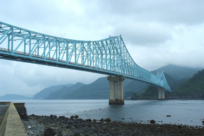 Обои картинки фото природа, реки, озера, туман, горы, река, мост