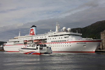 Картинка deutschland+&+maan+dolphin корабли лайнеры круизный лайнер