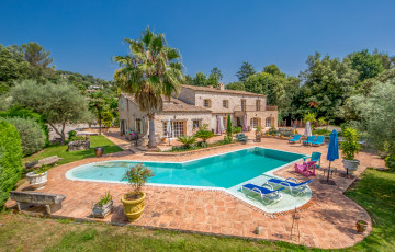 Картинка интерьер бассейны +открытые+площадки вилла бассейн