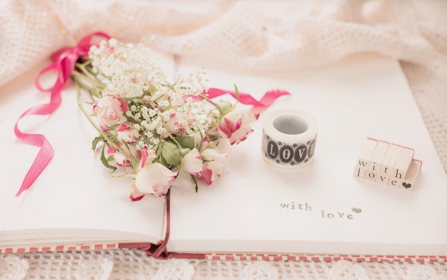 Обои картинки фото цветы, букеты,  композиции, надпись, винтаж, тетрадь, розы, букет