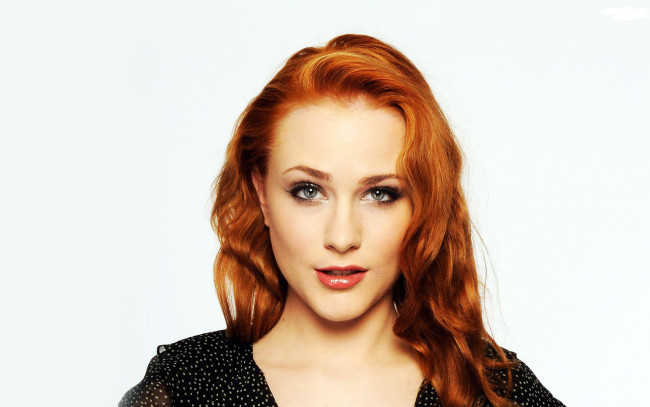Обои картинки фото evan rachel wood, девушки, лицо, рыжая, блузка, взгляд, улыбка