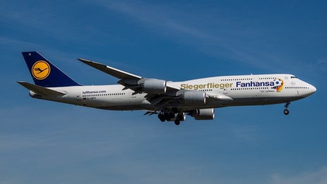 Обои картинки фото авиация, пассажирские самолёты, авиалайнер