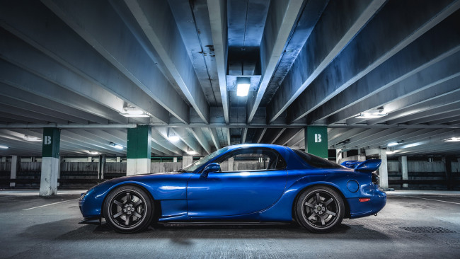 Обои картинки фото автомобили, mazda, 1999, rx-7