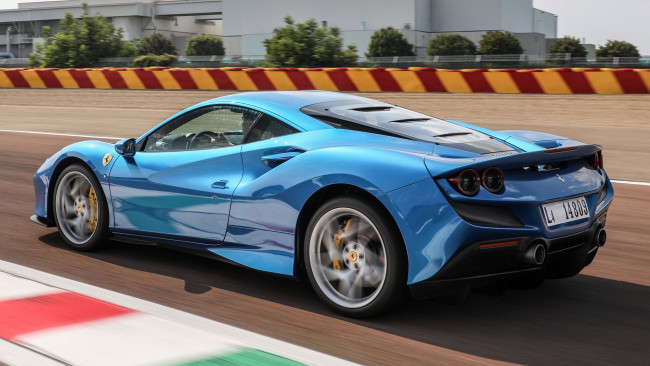 Обои картинки фото ferrari f8 tributo 2020, автомобили, ferrari, f8, tributo, 2020, жгучая, деаушка, из, италии