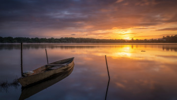 Картинка корабли лодки +шлюпки озеро лодка закат