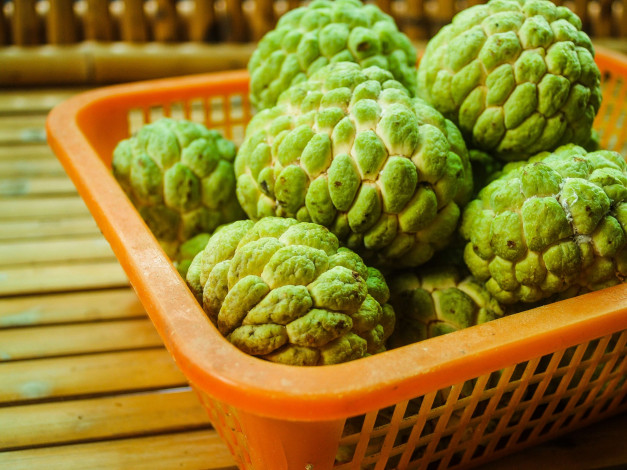 Обои картинки фото sugar apple, сахарное яблоко, еда, фрукты,  ягоды, sugar, apple, сахарное, яблоко