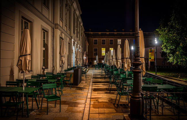 Обои картинки фото интерьер, кафе,  рестораны,  отели, вечер, уличное, столики