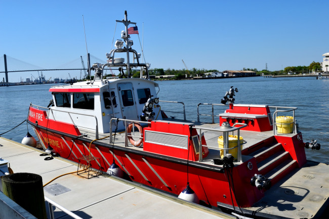 Обои картинки фото корабли, катера, пожарный, катер