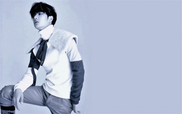 Картинка мужчины wang+yi+bo актер певец танцор наряд