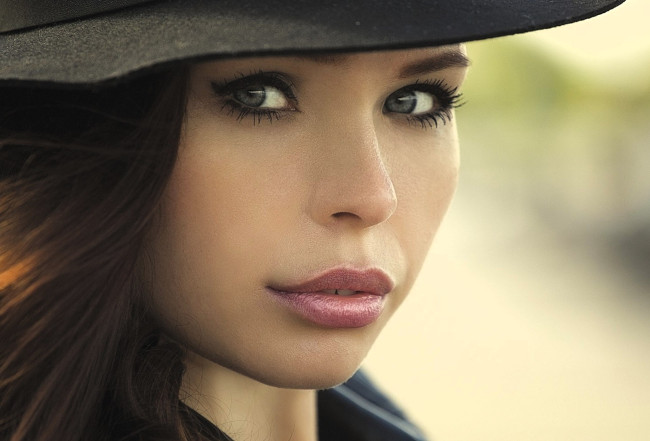 Обои картинки фото девушки, - лица,  портреты, шатенка, лицо, шляпа