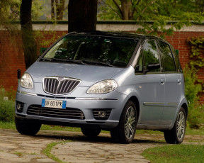 Картинка автомобили lancia