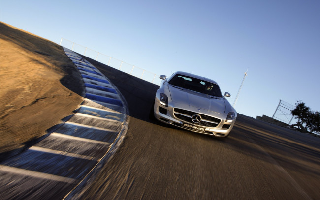 Обои картинки фото brabus, mercedes, benz, sls, amg, 2011, автомобили, gullwing, doors