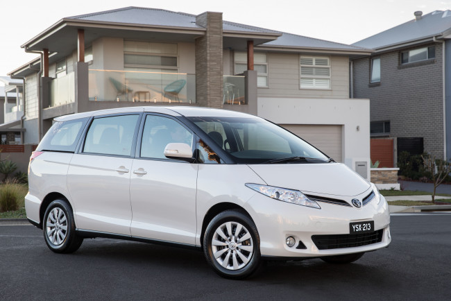 Обои картинки фото автомобили, toyota, tarago, 2016г