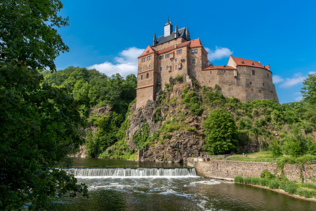 Обои картинки фото burg kriebstein, города, замки германии, лес, река