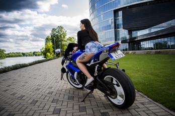 обоя мотоциклы, мото с девушкой, взгляд, девушка, фон