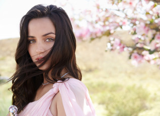 Картинка девушки ana+de+armas шатенка лицо цветение