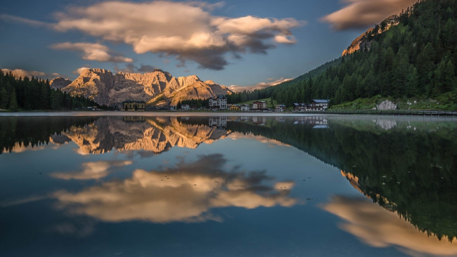 Обои картинки фото grand hotel misurina, misurina lake, italy, города, - пейзажи, grand, hotel, misurina, lake
