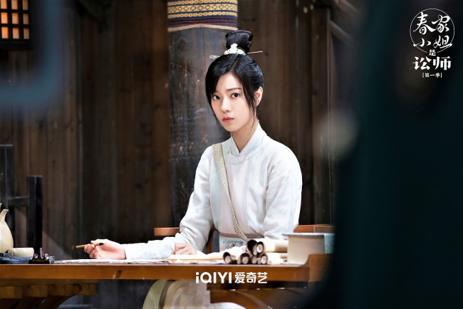 Обои картинки фото кино фильмы, -unknown , другое, девушка, стол, свитки