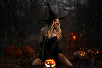 обоя сексуальная девушка, девушки, - блондинки,  светловолосые, девушка, женщина, блондинка, светловолосая, сексуальная, модель, звезда, позирует, разная, обувь, верхняя, стильная, одежда, нижнее, эротическое, бельё, трусы, лифчик, колготки, чулки, аксессуары, макияж, и, множество, элементов, на, фотографии