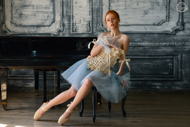 Обои картинки фото елизавета курилко, девушки, девушка, женщина, рыжая, светлая, тёмная, сексуальная, модель, звезда, позирует, разная, обувь, верхняя, стильная, одежда, нижнее, эротическое, бельё, трусы, лифчик, колготки, чулки, аксессуары, макияж, и, множество, элементов, на, фотографии