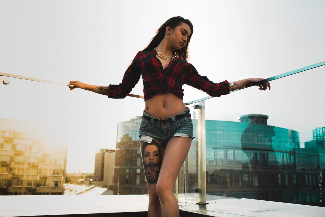 Обои картинки фото сексуальная девушка, девушки, - брюнетки,  шатенки, девушка, женщина, шатенка, темноволосая, сексуальная, модель, звезда, позирует, разная, обувь, верхняя, стильная, одежда, нижнее, эротическое, бельё, трусы, лифчик, колготки, чулки, аксессуары, макияж, и, множество, элементов, на, фотографии