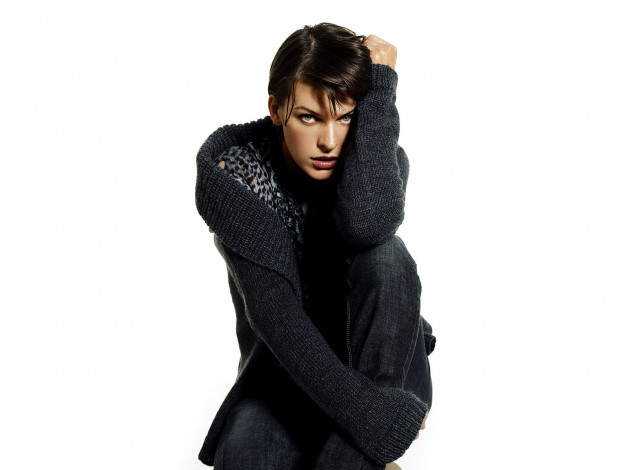 Обои картинки фото Milla Jovovich, девушки, , , актриса, модель, кофта, взгляд