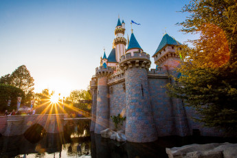Картинка города диснейленд замок спящей красавицы
