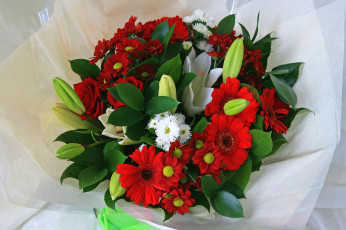 Картинка цветы букеты композиции лилии хризантемы герберы розы